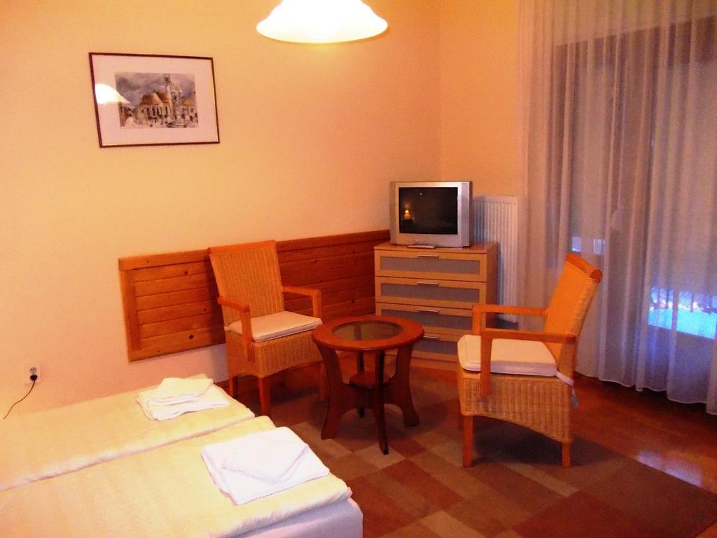 Villa City Center Hévíz Buitenkant foto